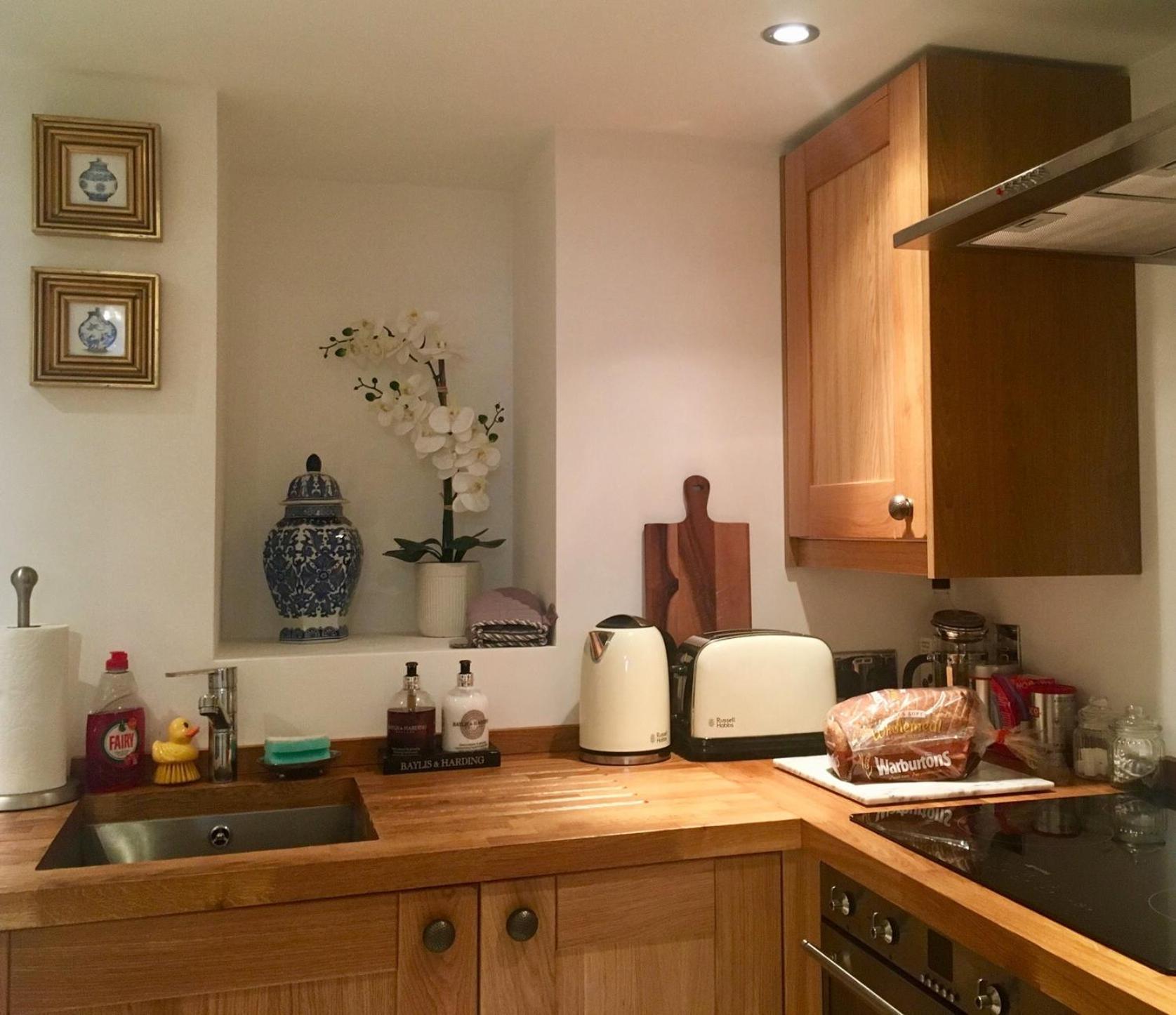 Beautiful 1Br Apartment In Historic St Aubin House Exteriér fotografie